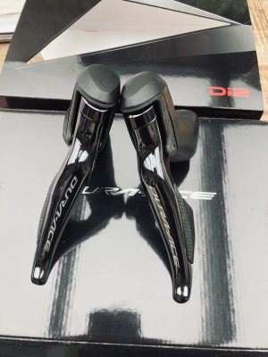 Shimano Dura Ace R9150 Di2 STI shifterset  2x11 speed  VELGREM ,, Links + Rechts ( R8050 di2 )