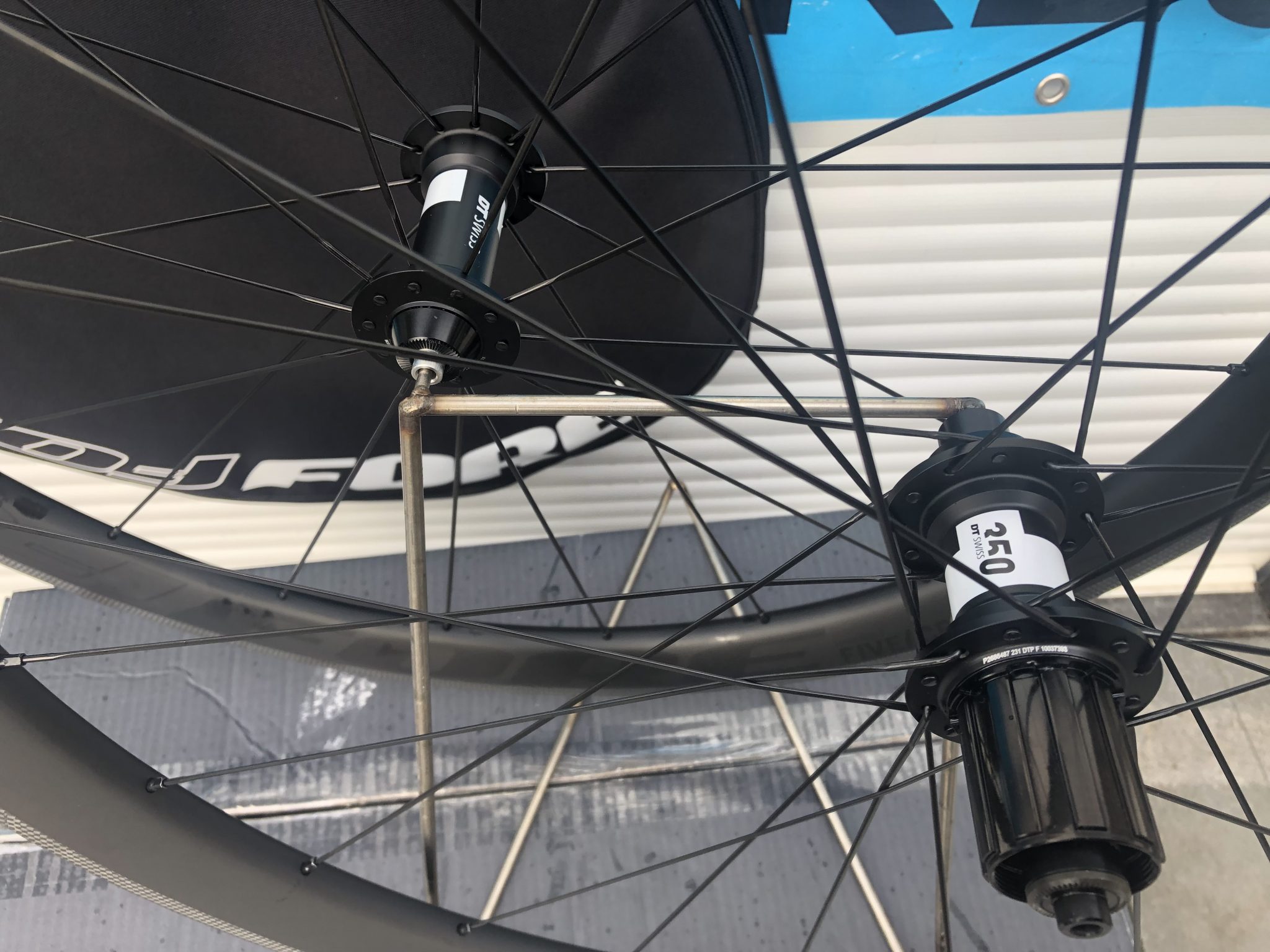 Shimano Ultegra R8170 C60 Racefiets Wielen | 12GO Biking Shimano Ultegra R8170 C60 Racefiets Wielen | 12GO Biking