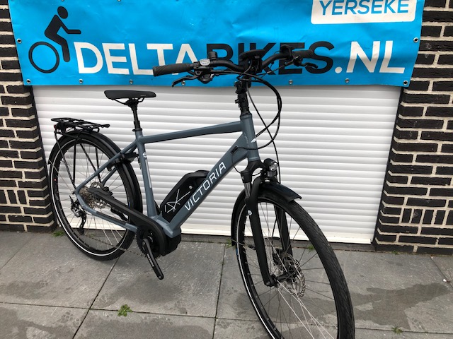 Victoria 6.3 E-bike eTrekking Bosch Midden Motor modelj. 2021 Heren 53cm  Demo !! - Delta Bikes