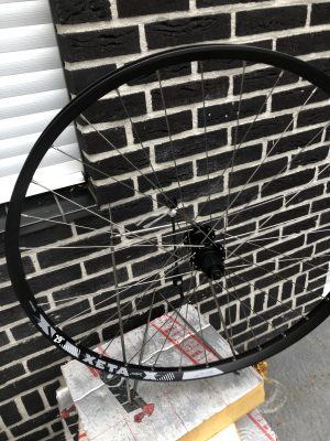 Trekking Fiets Achterwiel 28 inch ,, Shimano , Micro-spline Body 12 speed Disc " 135 of 141mm Inbouw ,,  Snelspanner